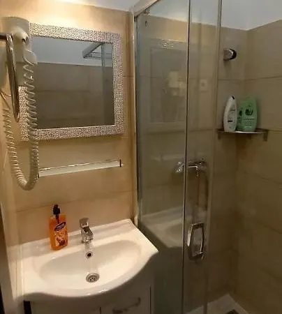 Pensión Klauzal 14 *